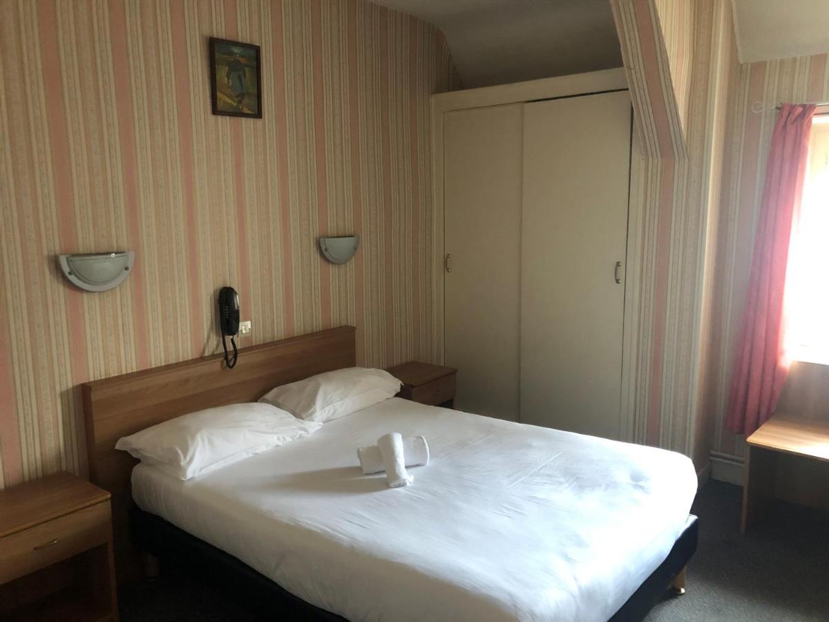 Logis Hostellerie Du Cheval Blanc Sainte-Maure-de-Touraine Eksteriør bilde