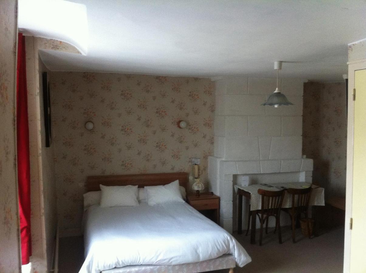 Logis Hostellerie Du Cheval Blanc Sainte-Maure-de-Touraine Eksteriør bilde