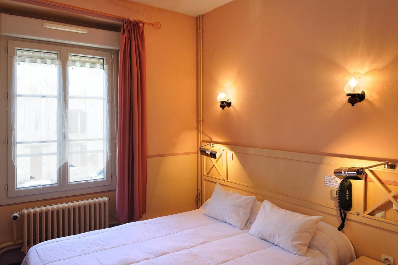Logis Hostellerie Du Cheval Blanc Sainte-Maure-de-Touraine Eksteriør bilde